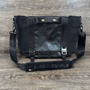 Defy Pivot Messenger Shoulder Bag Black 1000 Denier Cordura Cobra Buckles Laptop